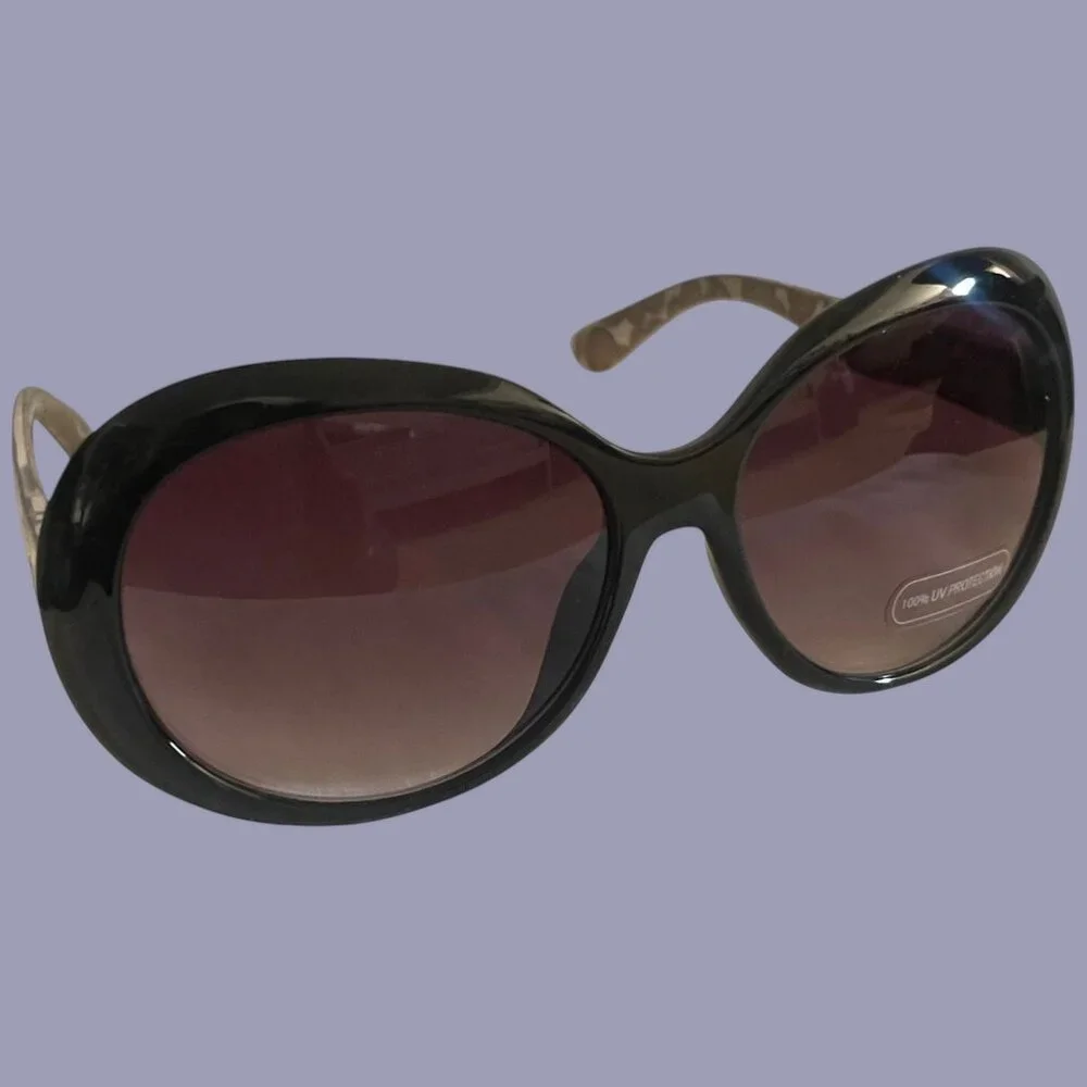 Circle Accent Oval Shaped Women's Fashion Sunglasses - 100% UV Protection